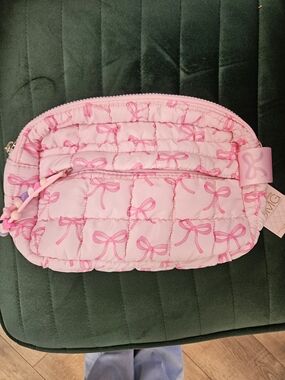 OMG ACCESSORIES Pink Quilted Bow Cosmetic Pouch